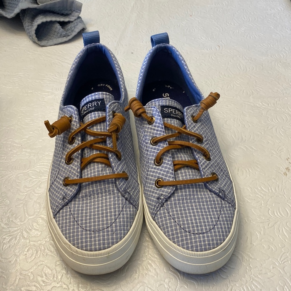 Sperry Size 7 ladies shoes